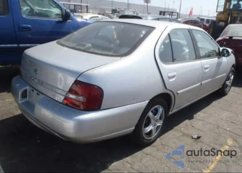 2000 Nissan Altima Xe/Gxe/Se/Gle z USA, uszkodzony, nr VIN 1N4DL01D7YC239202